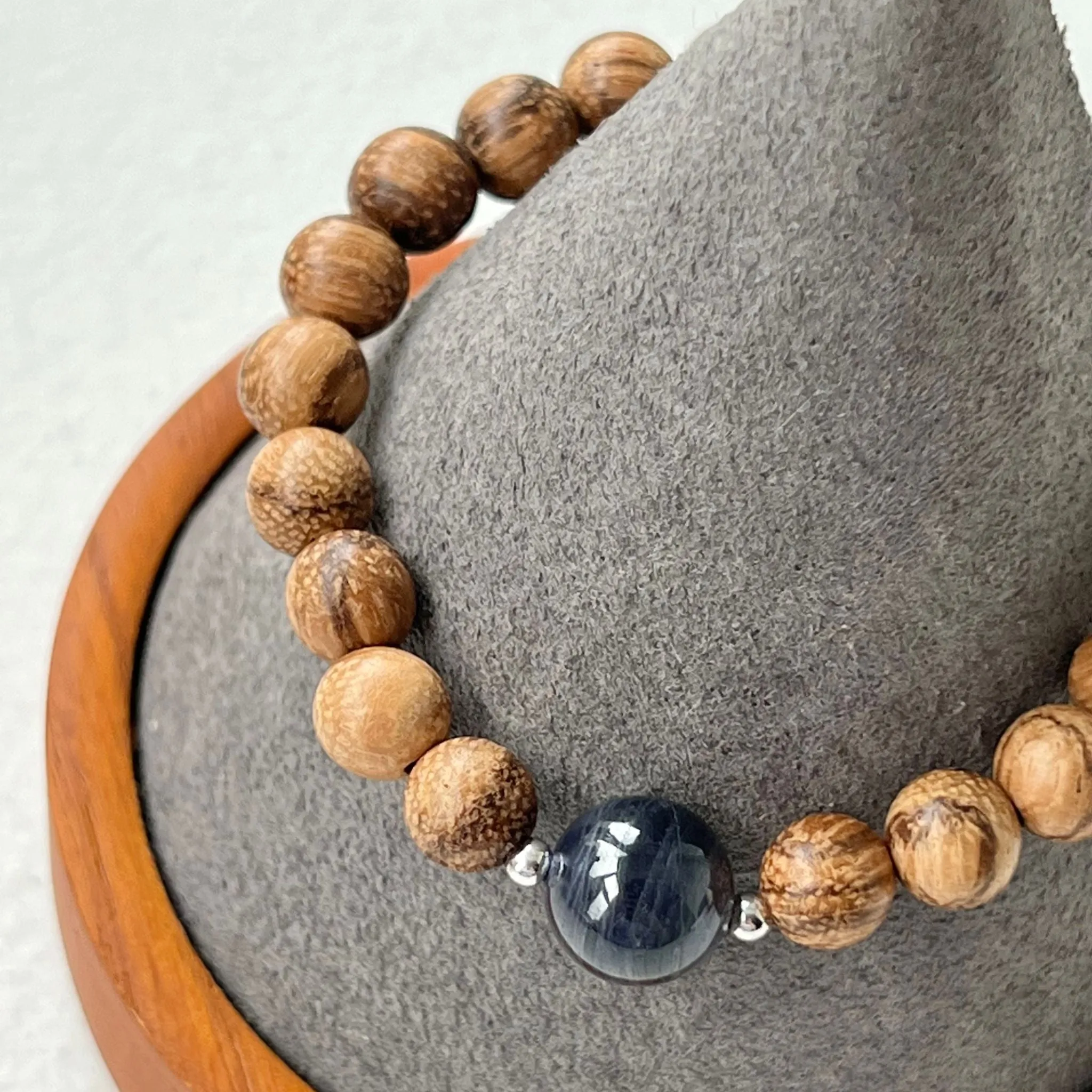 Iolite & Agarwood Men Bracelet