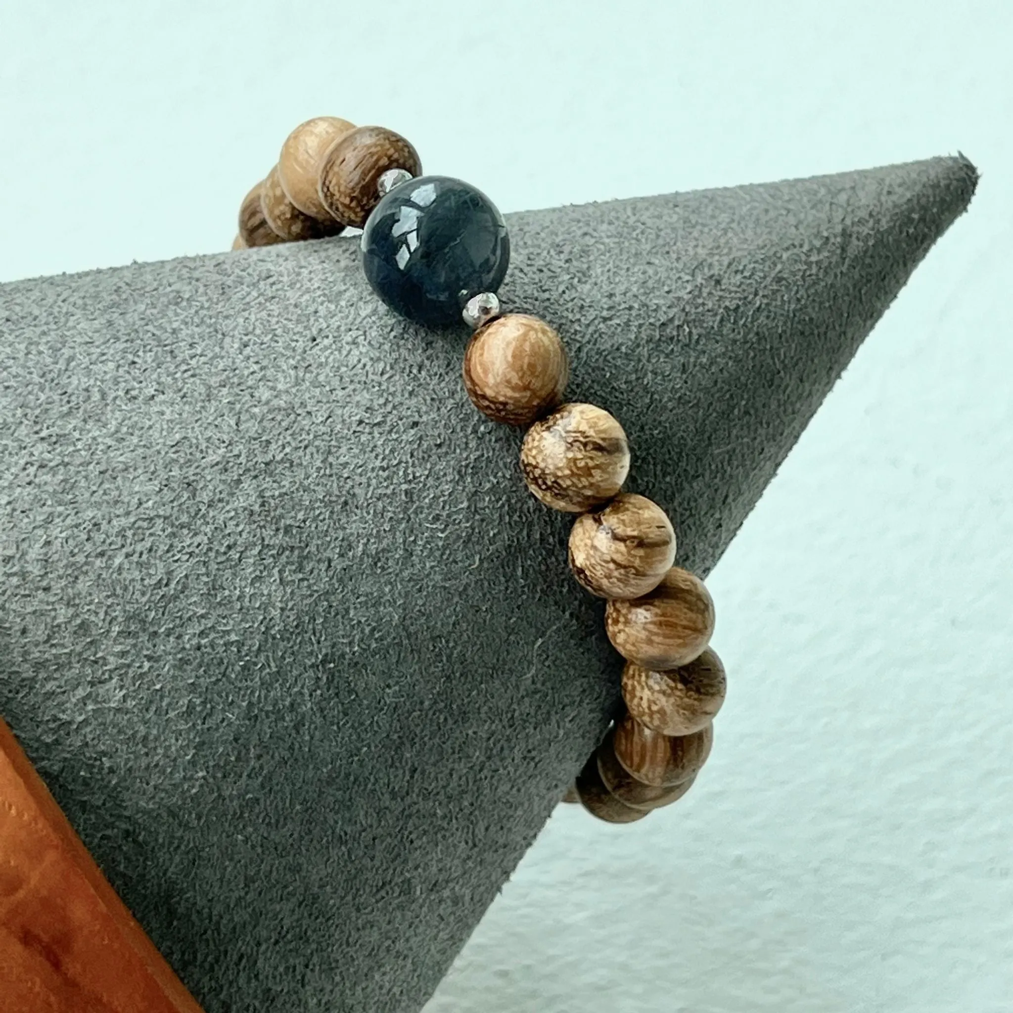 Iolite & Agarwood Men Bracelet