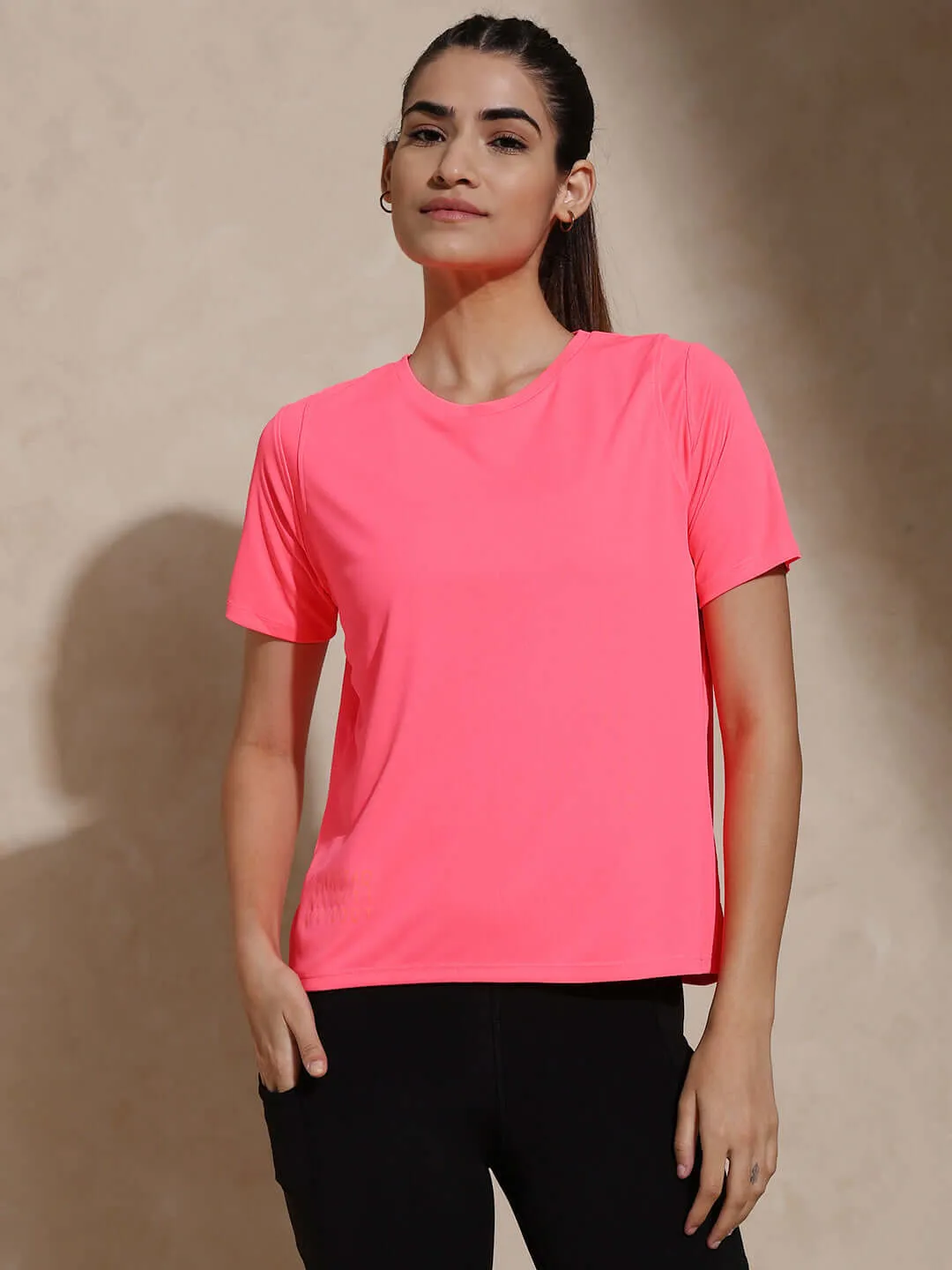 Silvertraq Script Tee Neon Pink